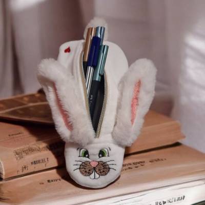 Schlampermäppchen, Pencil Case, Federmäppchen Hase aus Plüsch - Handmade