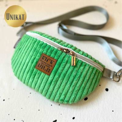 Unikat / Trendy Crossbag / Crossbody / HipBag / Bauchtasche / Gürteltasche / Umhängetasche aus Cord in Apfelgrün