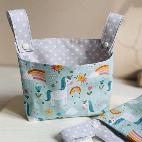 Hängeutensilo EINHORN BLAU Aufbewahrung für Bett Hochstuhl Kinderzimmer aus Baumwolle genäht Fabelwesen Punkte Geschenk 