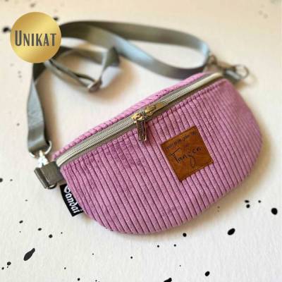 Unikat / Trendy Crossbag / Crossbody / HipBag / Bauchtasche / Gürteltasche / Umhängetasche aus Cord in Lila