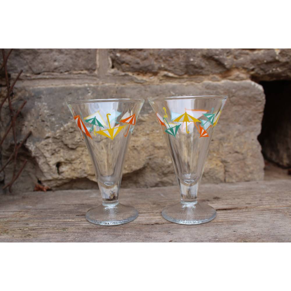 2er Set Eisbecher mit Sonnenschirm Motiven Pressglas 80er Jahre