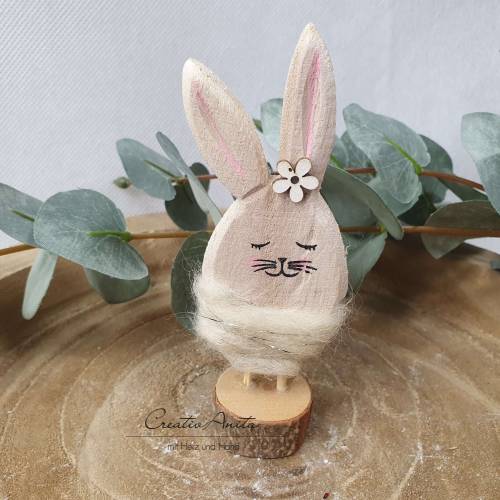 Osterdekoration - Süßer Osterhase aus Holz - dekoriert