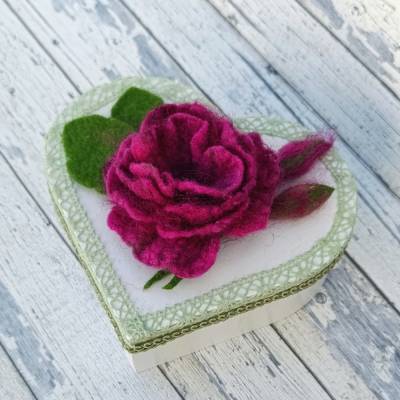 GESCHENKSCHACHTEL, AUFBEWAHRUNG, Holzherz, Filzblüte, Handmade, Geschenk Geburtstag, Muttertag,Schmuckaufbewahrung
