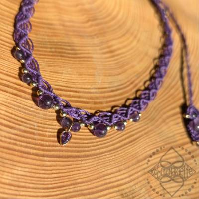Choker mit facettiertem Amethyst – handgeknüpft in Lila mit vergoldetem 925 Silber