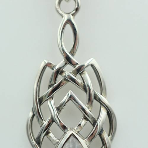 0,4 Carat Mondlichttopas Anhänger 925 Silber Keltisches Muster Collier