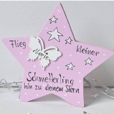 Sternenkind Erinnerung Holzstern – Handbemaltes Andenken mit Schmetterling, personalisiert für Eltern