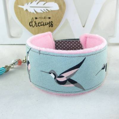 Windhundhalsband "Kolibri" rosa/hellblau – Handgemachtes Hundehalsband mit Fleecepolsterung & Perlenquaste, Zugstopp oder Klickverschluss