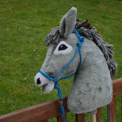 Toller  Hobby Horse Esel , hellgrauer Plüsch,  helles Maul, mit Knotenhalfter und Führstrick,, Stecken 39 cm, 