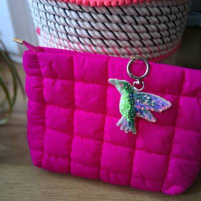 Kolibri Perlen Anhänger – Handgefertigtes Unikat als Schlüsselanhänger oder Taschen Charm