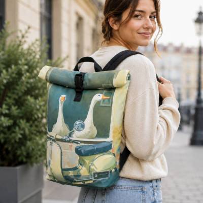 Urban Rolltop Rucksack "Gänse" | Handmade mit einzigartigen Prints | Wasserdicht | Laptopfach für Damen & Herren