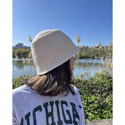 Gehäkelter Fischerhut Handgemachter Bucket Hat für den Sommer Minimalistischer Sonnenhut in Unifarben Stylisch zeitlos
