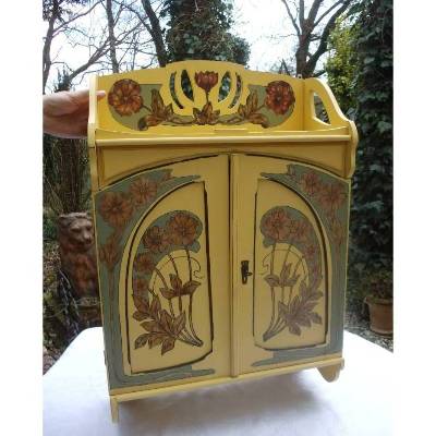 Antik Jugendstil Wandschränkchen Hängeschränkchen Schränkchen Apothekerschränkchen Brandmalerei Floral Wandkästchen 