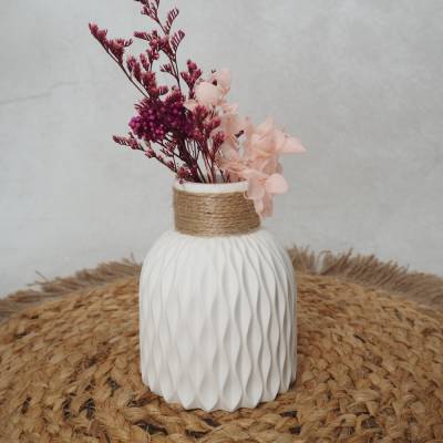 Weiße Dekovase aus Reliefgießpulver für Trockenblumen – Stilvolle Blumenvase als Geschenk