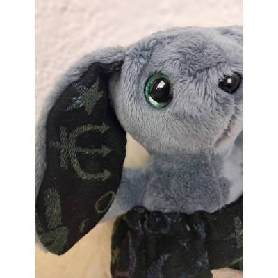 Carlie - Kuschelhase mit Hose