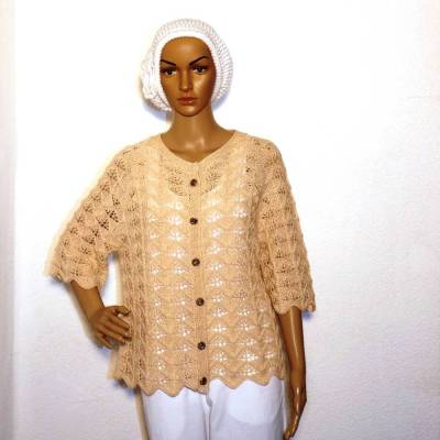Handgestrickte Damen-Jacke.