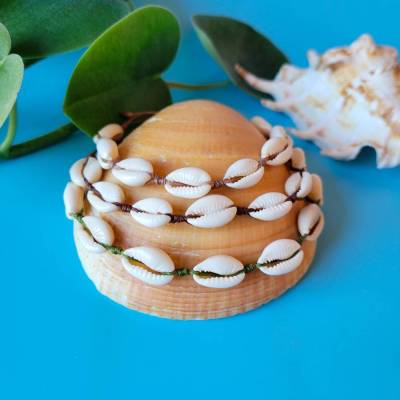 Makramee Armband mit Kauri-Muscheln