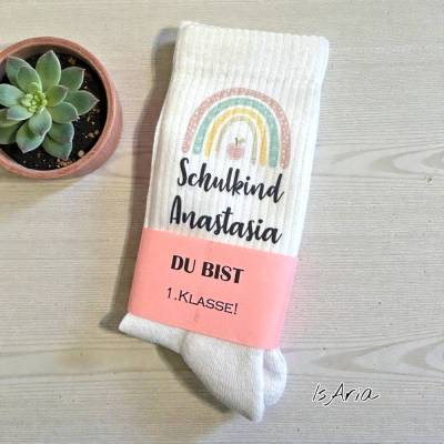 Schulkind Regenbogen Socken,Tennissocken, Personalisierbar, Strümpfe, Geschenkidee Einschulung