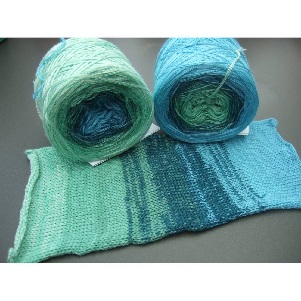 100% Schurwolle Merino extrafein Bobbel gefachter Farbverlauf Wolke 7 Bodensee 3-fädig Bild 1