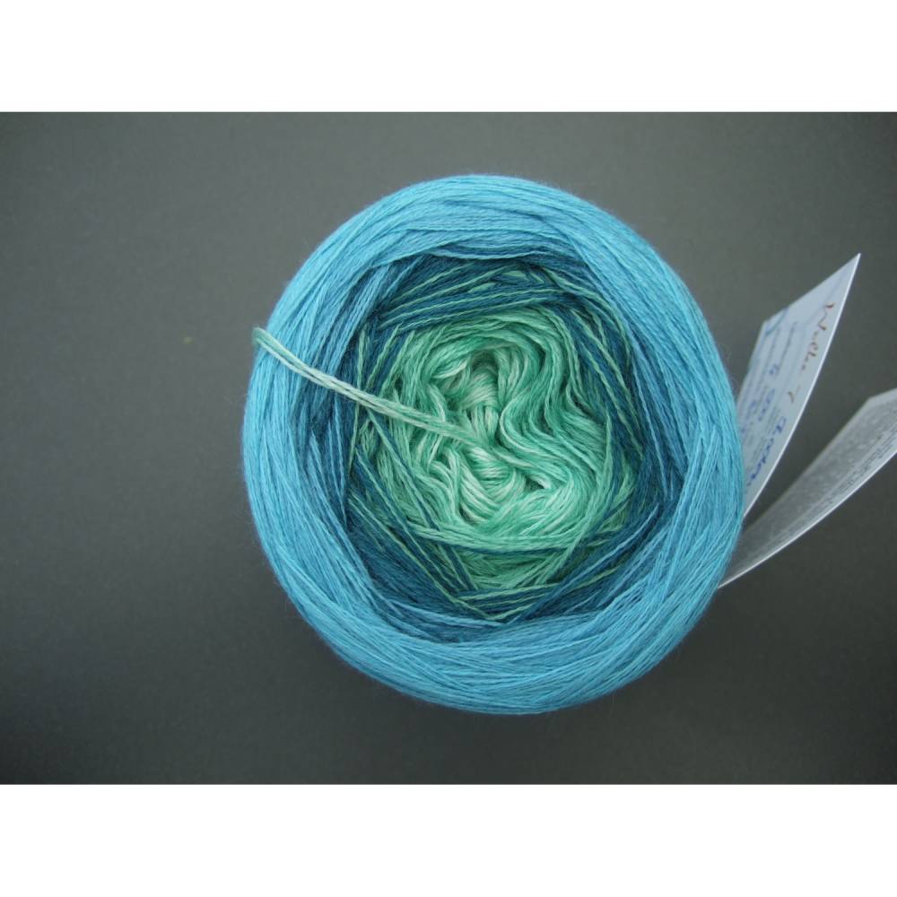 100% Schurwolle Merino extrafein Bobbel gefachter Farbverlauf Wolke 7 Bodensee 3-fädig Bild 3