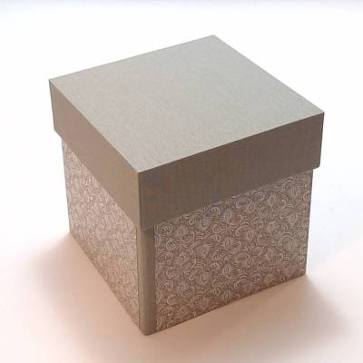 Box aufklappbar mit Stülpdeckel 13,5x13,5x13,5 cm – Handgemachte Buchbinderarbeit
