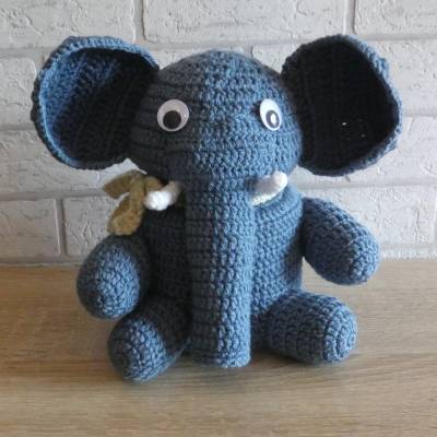 Gehäkelter Klopapierhut Elefant