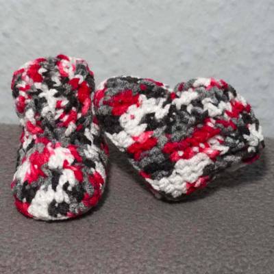 1 Paar gehäkelte Puppenschuhe (6-7cm Sohle), Handarbeit