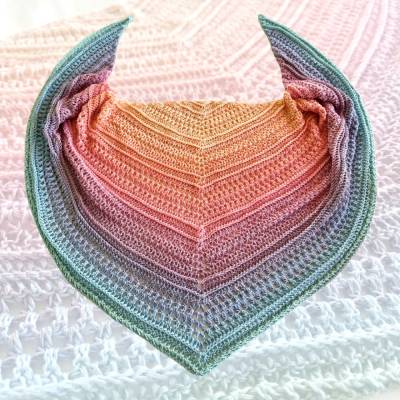 Häkelanleitung flaches Dreieckstuch C'n'C – Entspanntes Dreieckstuch häkeln für Anfänger & Fortgeschrittene