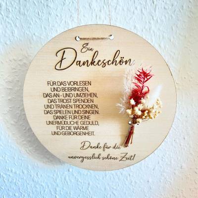Abschiedsgeschenk für Erzieher & Erzieherinnen – gravierte Holzscheibe mit Trockenblumen