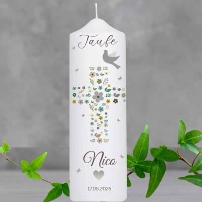 Die Taufkerze Blumenkreuz für Mädchen und Jungen zeichnet sich durch ein modernes, verspieltes Design