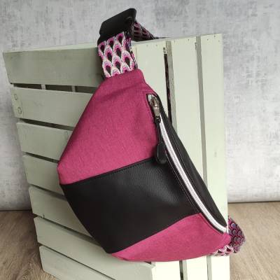 Bauchtasche „Lana“ in Beere und Schwarz aus Softshell