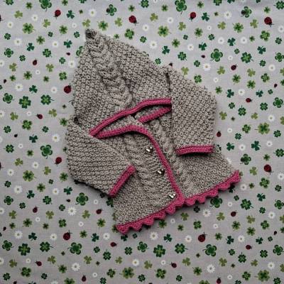 Strickjacke mit Kapuze braun rosa Mädchen gestrickt Pullover Trachtenjacke Dirndl Kapuzenjacke Babyjacke Kindergeburtsta