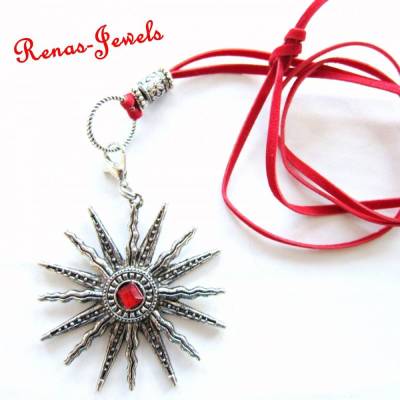 Lange Sonnenkette mit XXL Anhänger Sonne silberfarben, rotes Velourband, Sonnenkette Schmuck