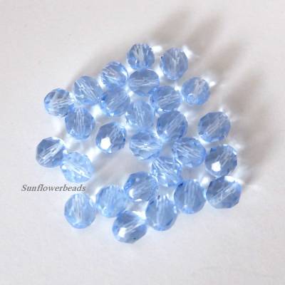 30 Glasschliffperlen 8 mm - hell safir blau