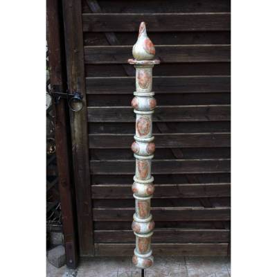 Stele aus Keramik mit netzartigen Applikationen frostfeste Gartenkeramik Keramikkunst Stelenobjekt