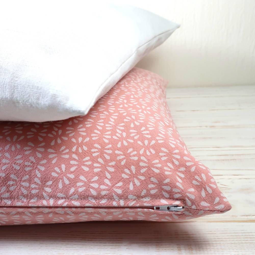 Kissenhülle Kissenbezug skandinavischer Stil ca. 40 x 40 cm in Rosa und Weiß mit floralem Design