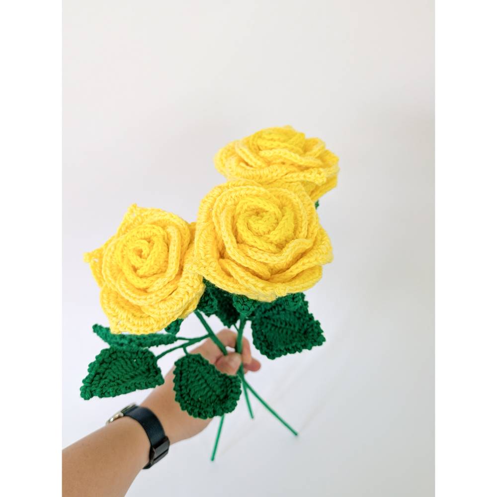 Gehäkelte Rose in Gelb | langlebige Blume aus Wolle | handgemachte Deko & Geschenkidee Bild 1