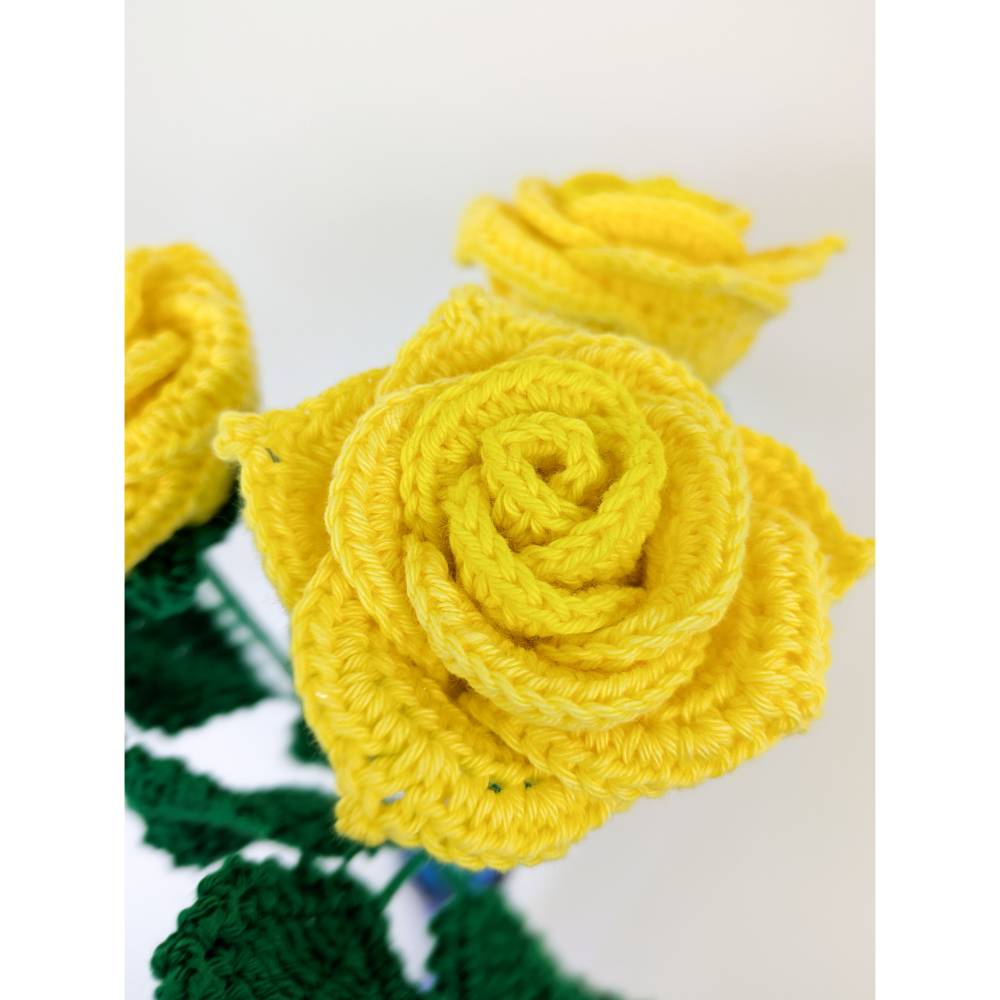 Gehäkelte Rose in Gelb | langlebige Blume aus Wolle | handgemachte Deko & Geschenkidee Bild 3