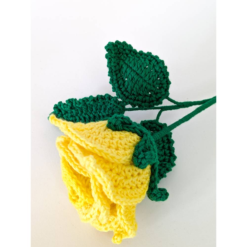 Gehäkelte Rose in Gelb | langlebige Blume aus Wolle | handgemachte Deko & Geschenkidee Bild 7