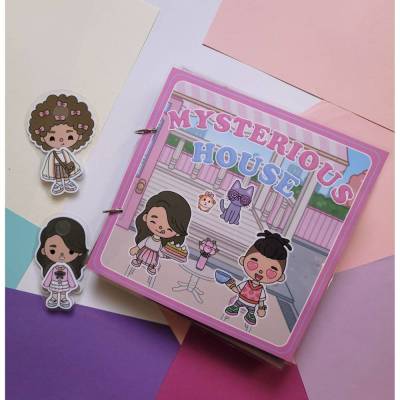 Toca Boca Rosahaus Busy Book – Montessori Spielbuch für Kinder, handgemachtes Quiet Book, motorische Entwicklung, 24×24 cm