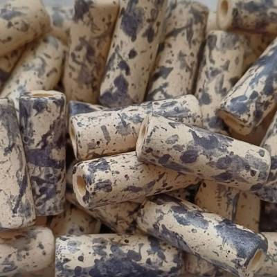10 Keramikperlen Röhrchen Tuben creme-grau monet (MNS1616XX)