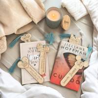 Handgefertigte gravierte Holz-Lesezeichen mit Sprüchen und Tiermotiven