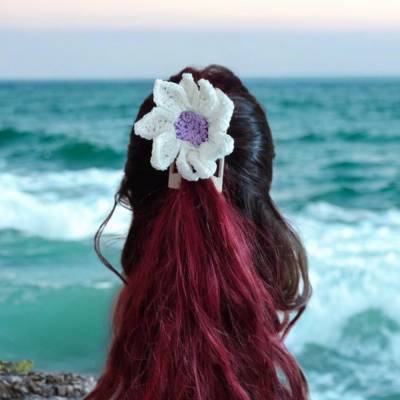 Haarspange mit gehäkelter Blume