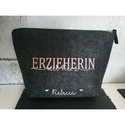 Kosmetiktasche personalisiert Filztasche Abschiedsgeschenk Erzieherin mit Herz Kiga Kita dunkelgrau
