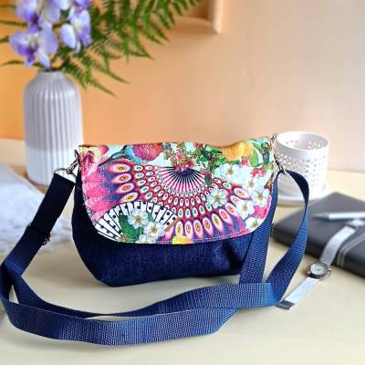 kleine Umhängetasche Damen – Clutch und Schultertasche- perfekte Sommertasche - Jeanstasche mit Blumenmuster -Damen