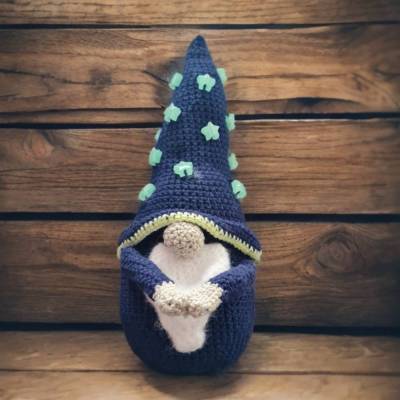 Frühlingswichtel handgehäkelt  niedliche Dekofigur mit Zauberhut Geschenkidee Frühling Handmade Wichtel für Zuhause