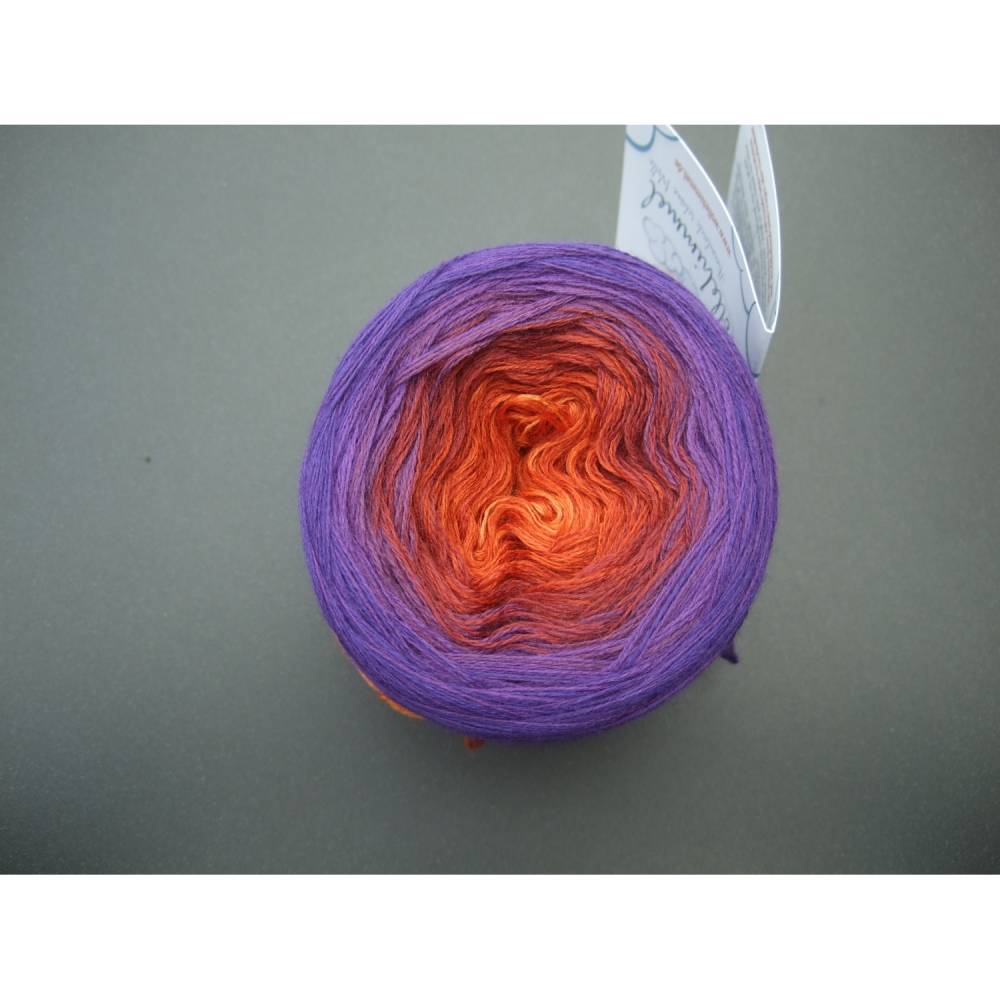 100% Schurwolle Merino extrafein Bobbel gefachter Farbverlauf Wolke 7 Hexentanz 4-fädig Bild 2