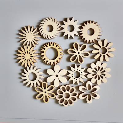 Streudeko 50 Stück Holz Blumen zum Basteln, Dekoration für Weihnachten Geburtstag Hochzeit Deko 