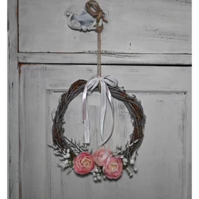 Handgefertigter Türkranz aus Weinreben mit künstlichen Ranunkeln – 20 cm Unikat