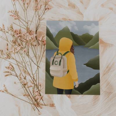 Postkarte Norwegen Fjorde Frau in gelber Regenjacke Karte Reise - Postkarte Norwegischer Fjord