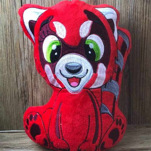 Stickdatei ITH Panda rot Pitt für Rahmen 20x30 cm, Maschinenstickerei, ITH Stickmuster mit Tiermotiv